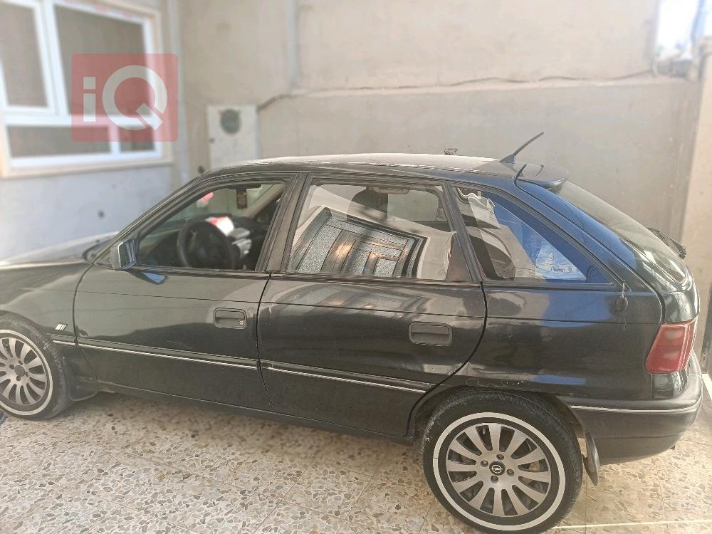 اوبل استرا